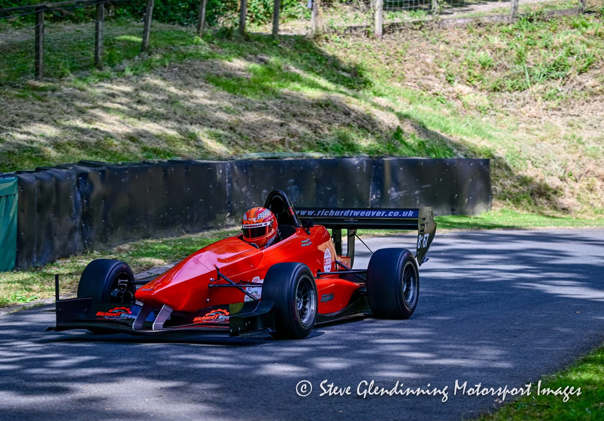 Richard Weaver competing in his red Empire Evo 3
